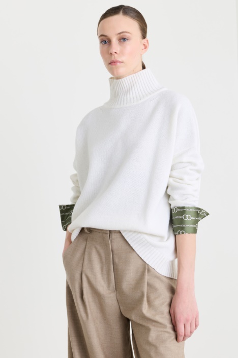 Oversized funnel-neck jumper - Intrend
