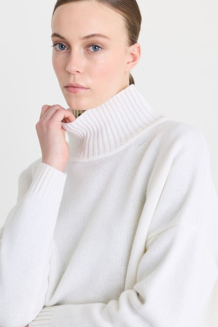 Oversize-Pullover mit Trichterkragen - WEISS - Intrend - 3