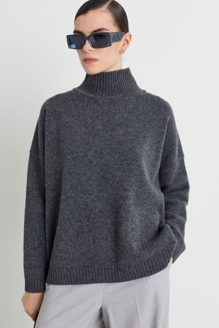 Oversize-Pullover mit Trichterkragen - GRAU - Intrend - 2