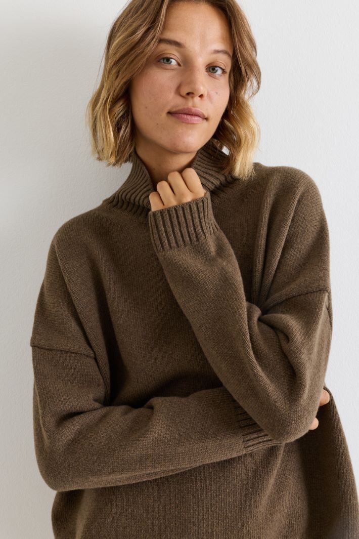 Oversize-Pullover mit Trichterkragen - KHAKI - Intrend - 3