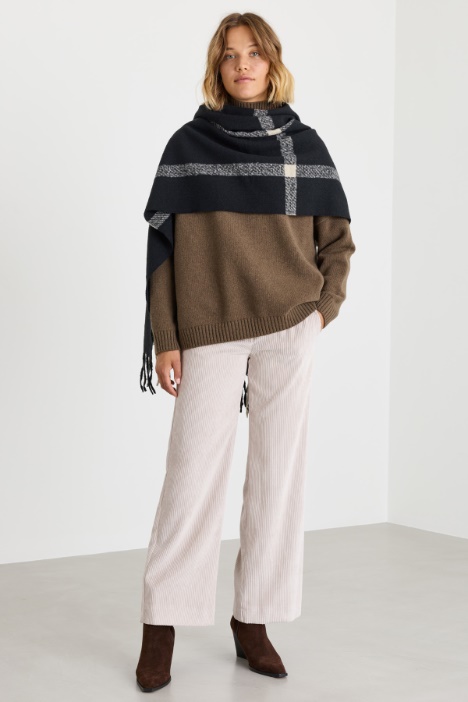 Jersey oversize con cuello chimenea - Intrend