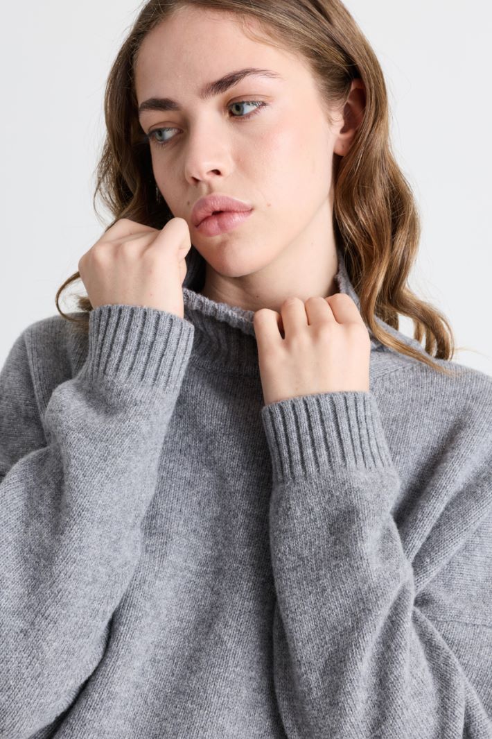 Oversize-Pullover mit Trichterkragen - GRAU - Intrend - 3