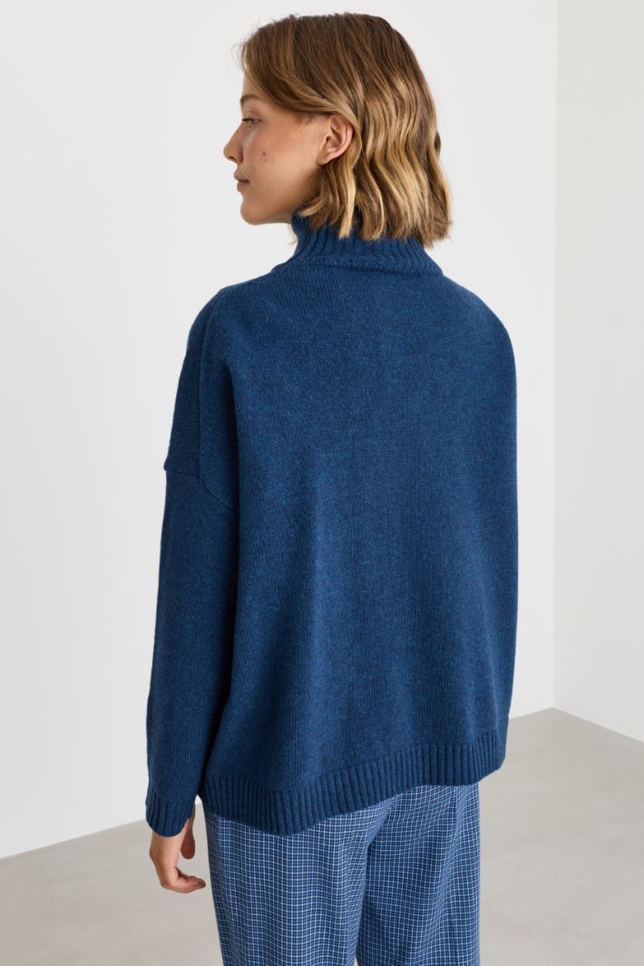 Oversized funnel-neck jumper - BLUE - Intrend - 4
