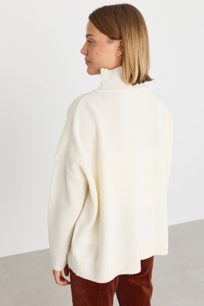 Oversize-Pullover mit Trichterkragen - WEISS - Intrend - 4