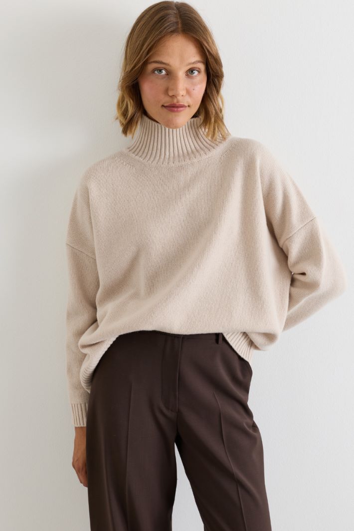 Oversize-Pullover mit Trichterkragen - BEIGE - Intrend - 2