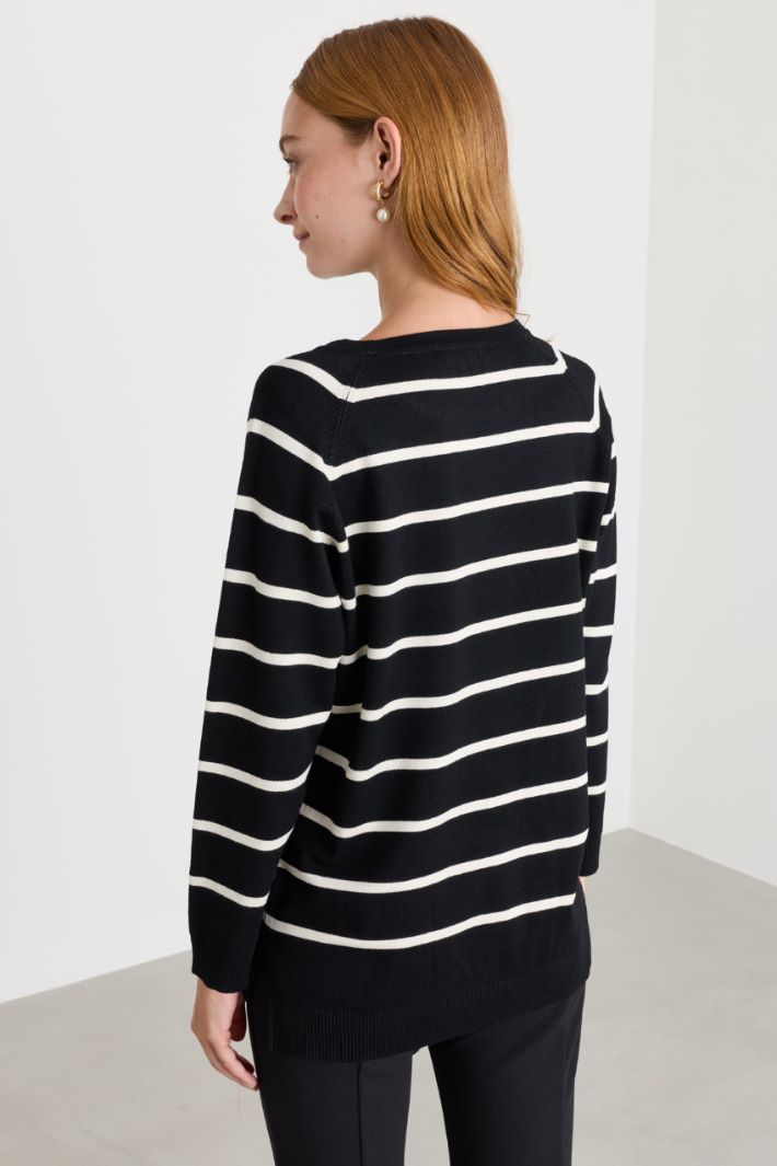 Maglia con manica raglan - NERO BIANCO - Intrend - 4