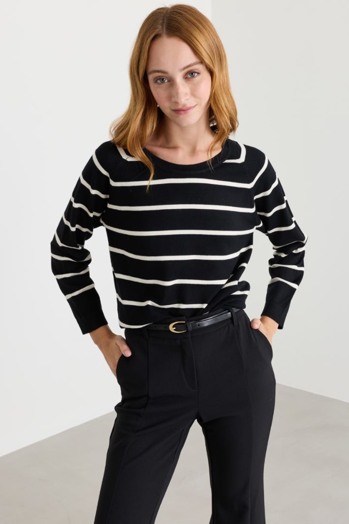 Maglia con manica raglan - NERO BIANCO - Intrend - 2