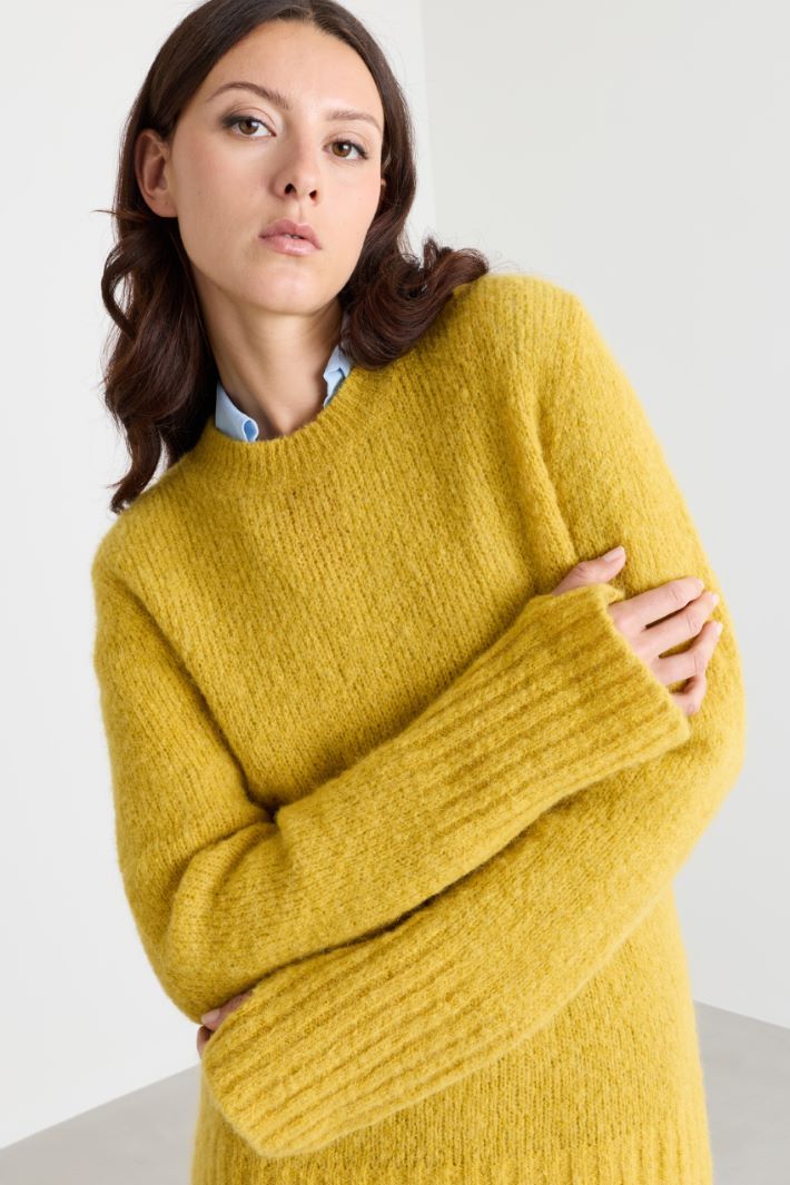 Extra-long sleeve jumper - YELLOW - Intrend - 3