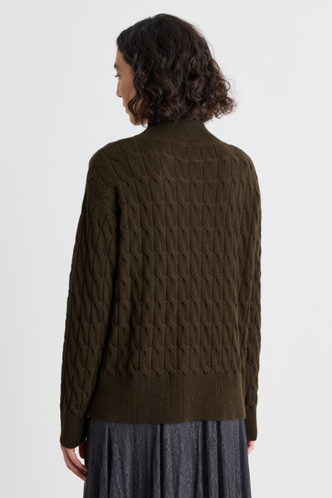 Maglia in lana e cashmere a trecce