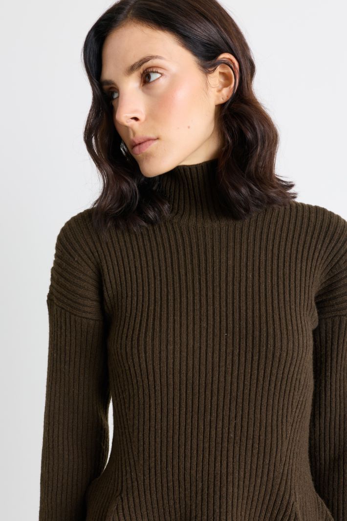 Peplum polo neck - GREEN - Intrend - 3