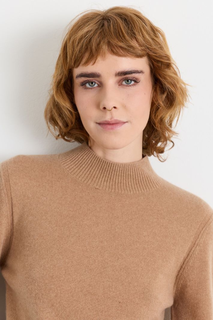 Maglia dolcevita aderente - CAMMELLO - Intrend - 3