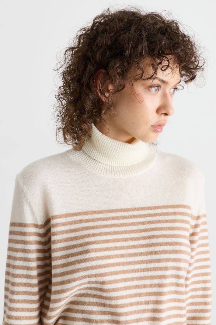 Contrast-Trim Roll Neck Jumper - WHITE CAMEL - Intrend - 3