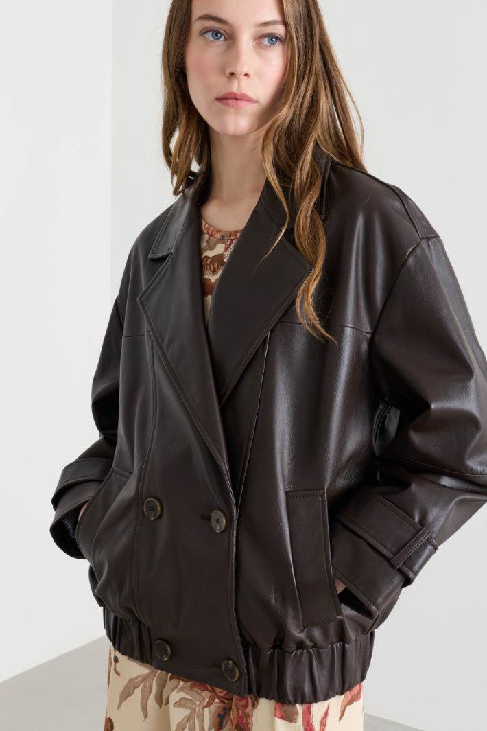 Short double-breasted coat in distressed leather - BROWN - Intrend - 3
