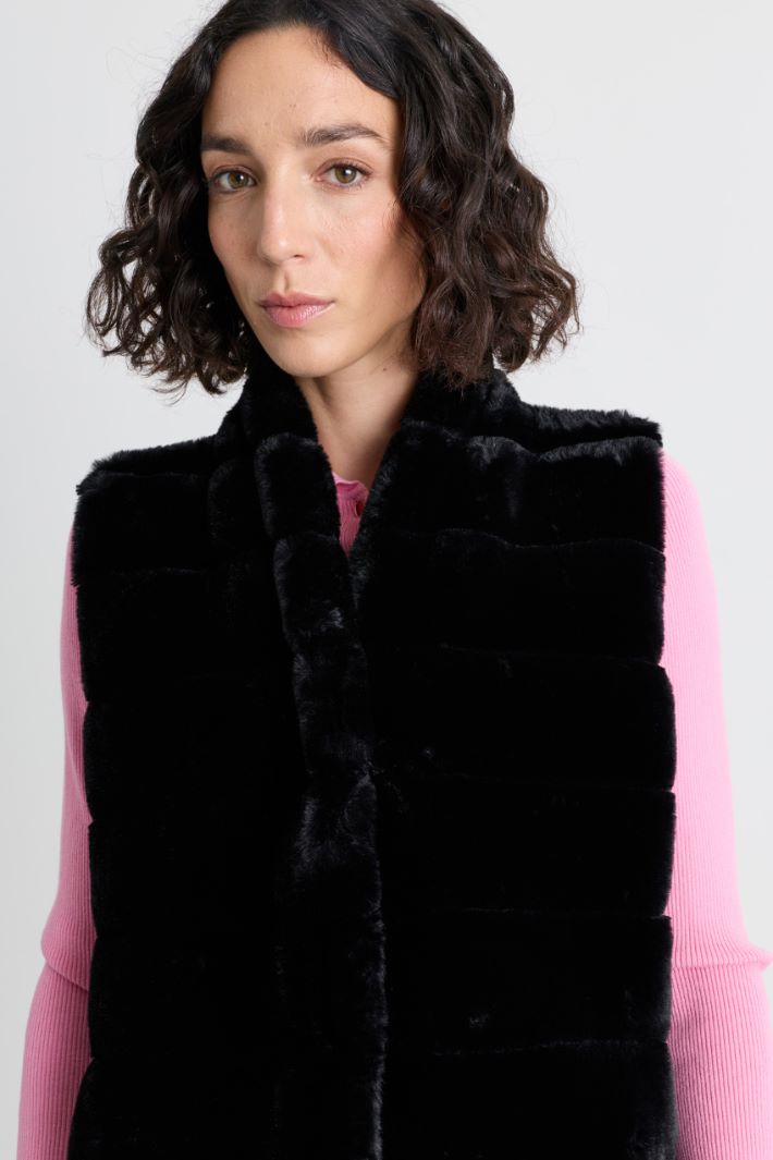 Gilet with a soft quilted insert - BLACK - Intrend - 3