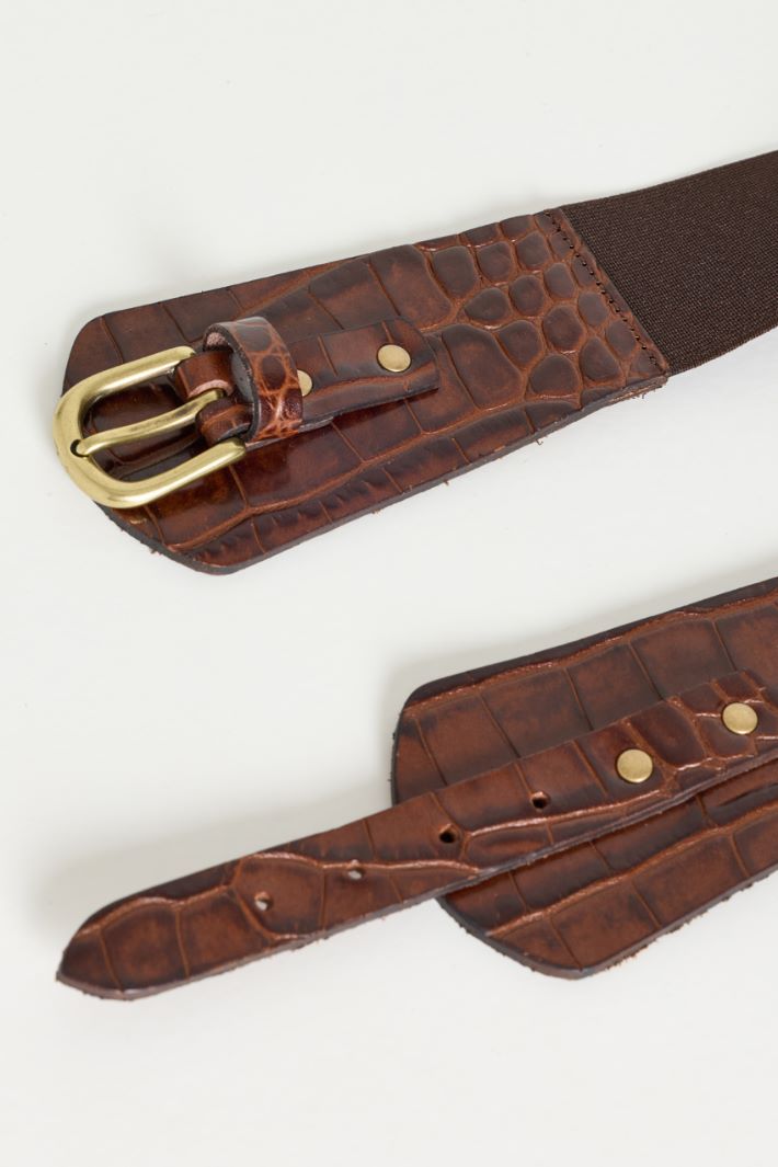 Croc-effect leather belt - BROWN - Intrend - 2