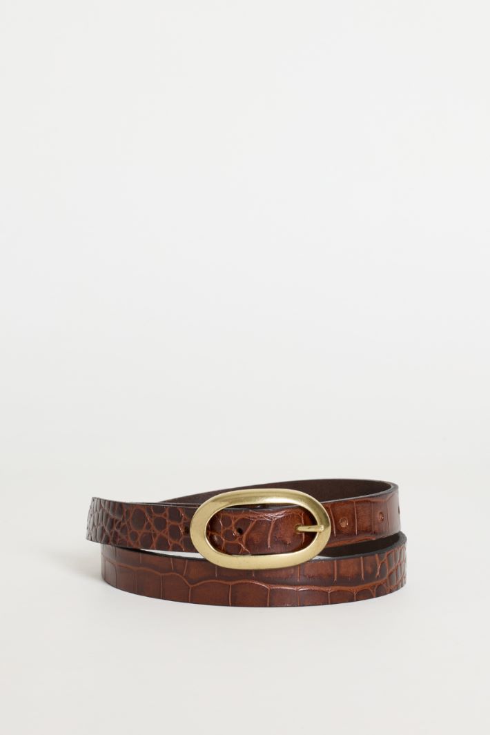 Croc-embossed belt - BROWN - Intrend