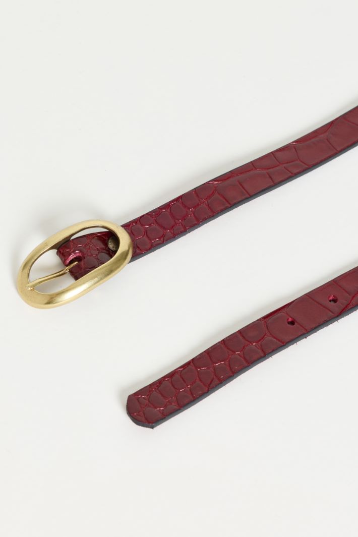 Croc-embossed belt - BORDEAUX - Intrend - 2