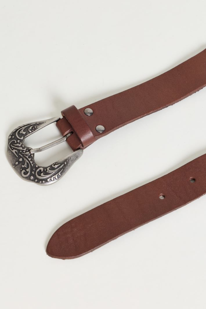 Engraved buckle belt - BROWN - Intrend - 2