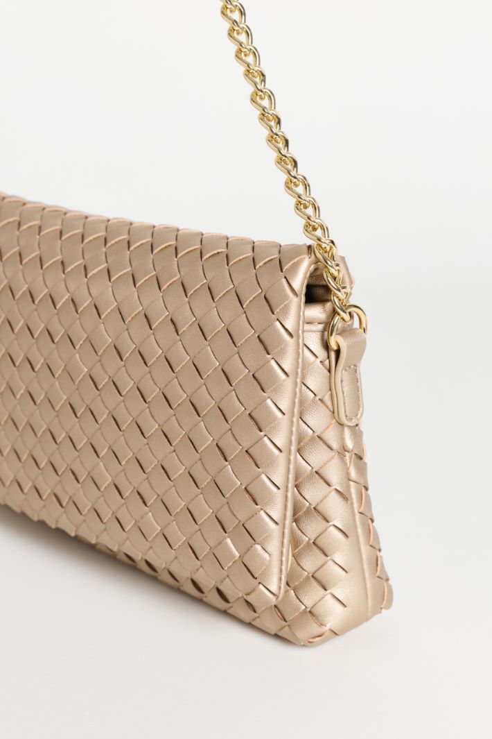 Woven Clutch with Chain Strap - GOLD - Intrend - 4
