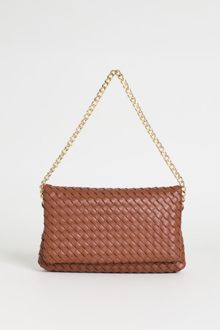 Woven Clutch with Chain Strap - BROWN - Intrend