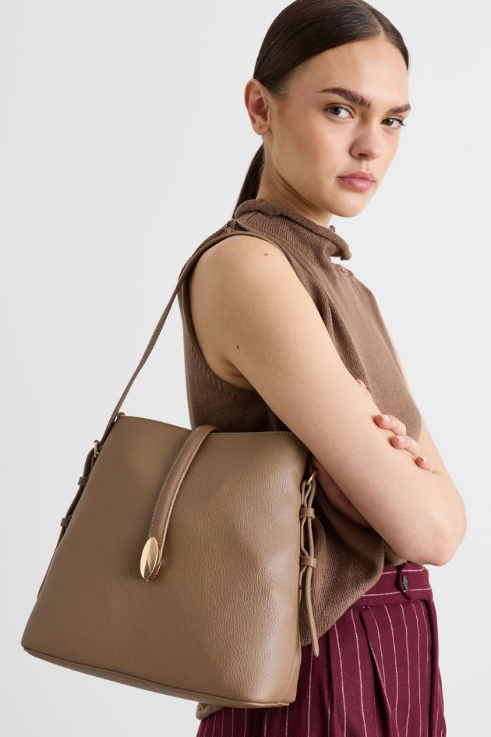 Top-handle bag with shoulder strap - CAMEL - Intrend - 5