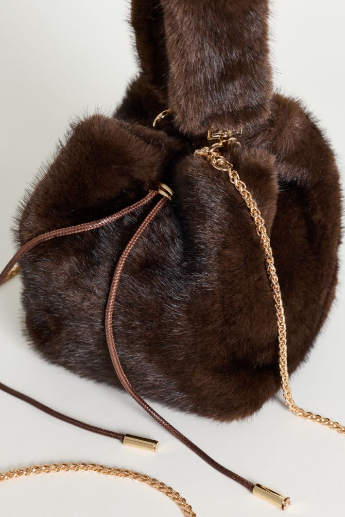 Soft, plush fabric bag - BROWN - Intrend - 4