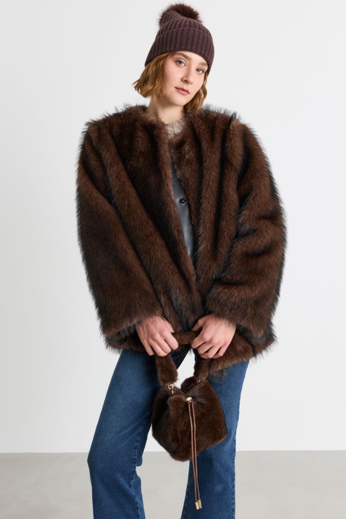 Soft, plush fabric bag - BROWN - Intrend - 5