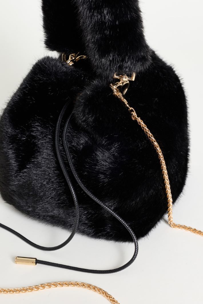 Soft, plush fabric bag - BLACK - Intrend - 4