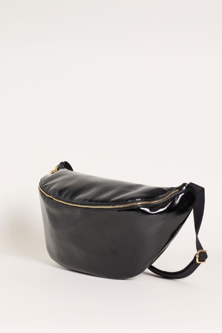 Borsa a tracolla in vernice - NERO - Intrend - 2