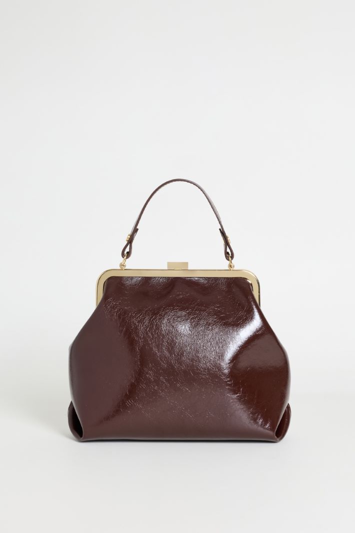 Borsa sagomata in tessuto spalmato - MARRONE - Intrend