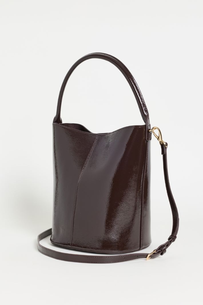 Patent Leather Bucket Bag - BROWN - Intrend - 2