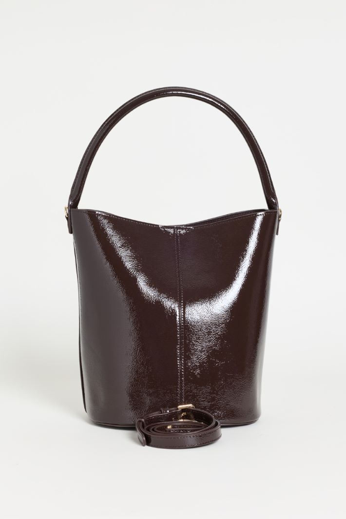 Patent Leather Bucket Bag - BROWN - Intrend - 3