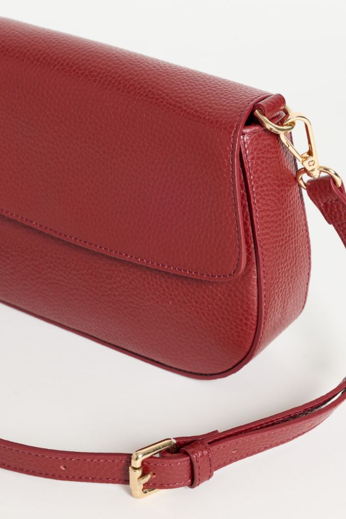 Tumbled leather shoulder bag - RED - Intrend - 4