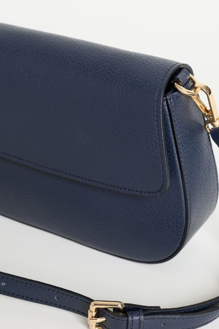 Tumbled leather shoulder bag - BLUE - Intrend - 4