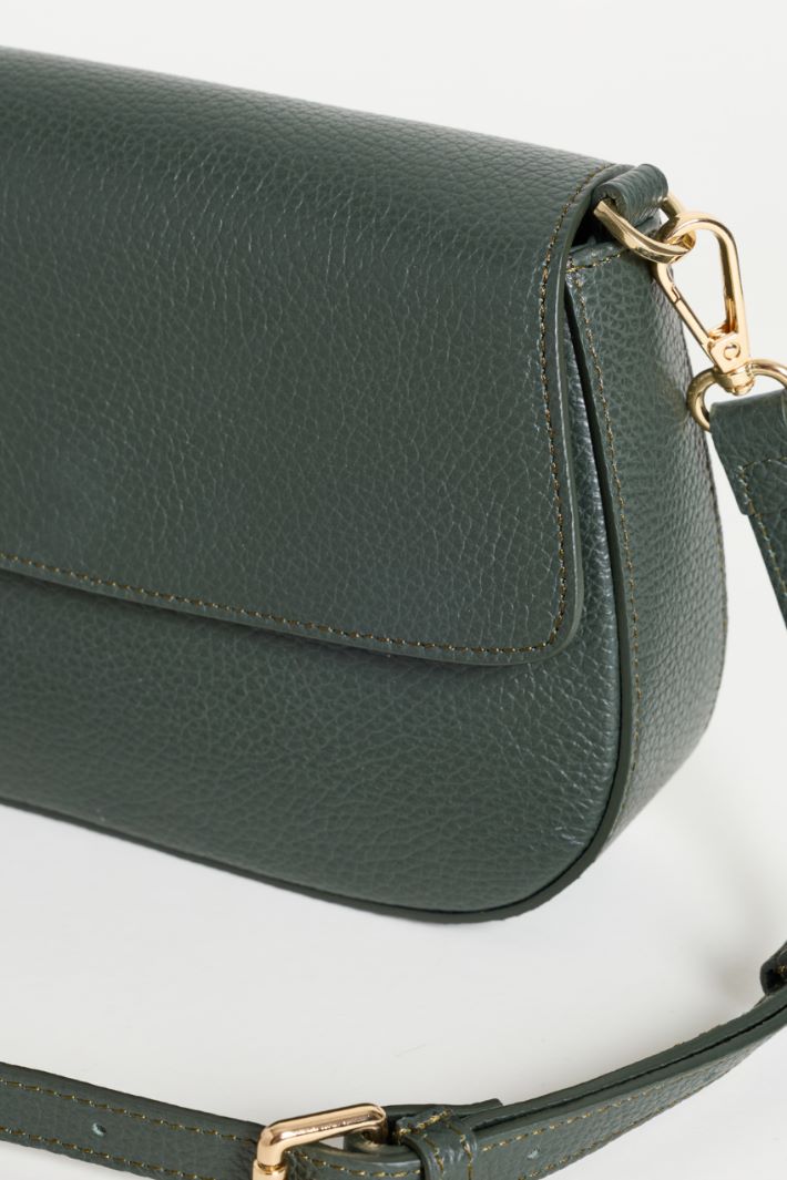 Tumbled leather shoulder bag - GREEN - Intrend - 4