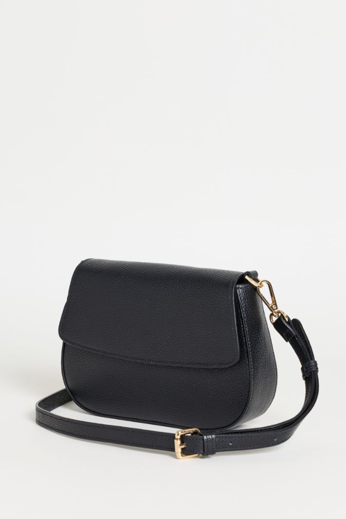 Tumbled leather shoulder bag - BLACK - Intrend - 2