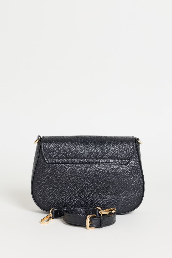 Tumbled leather shoulder bag - BLACK - Intrend - 3