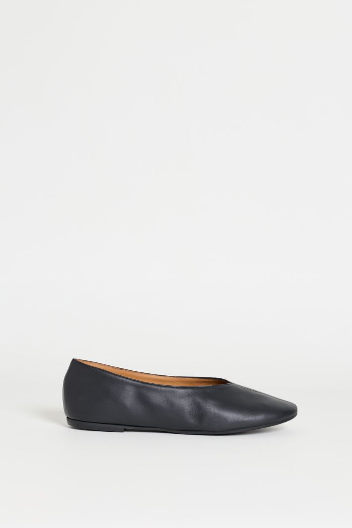 Ballerine in pelle liscia - NERO - Intrend