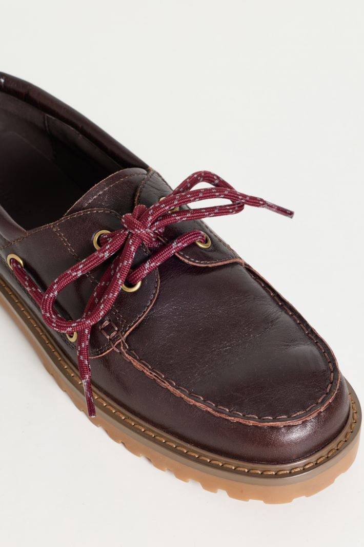 Lace-up leather boat shoes - BROWN - Intrend - 4