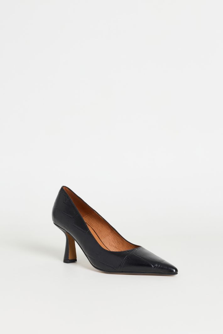 Croc-effect leather pumps - BLACK - Intrend - 2