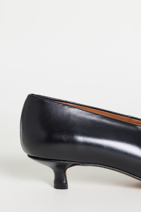 Décolleté con tacco basso