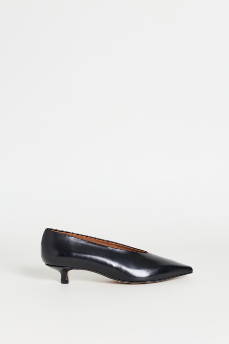 Low-Heeled Court Shoes - Intrend