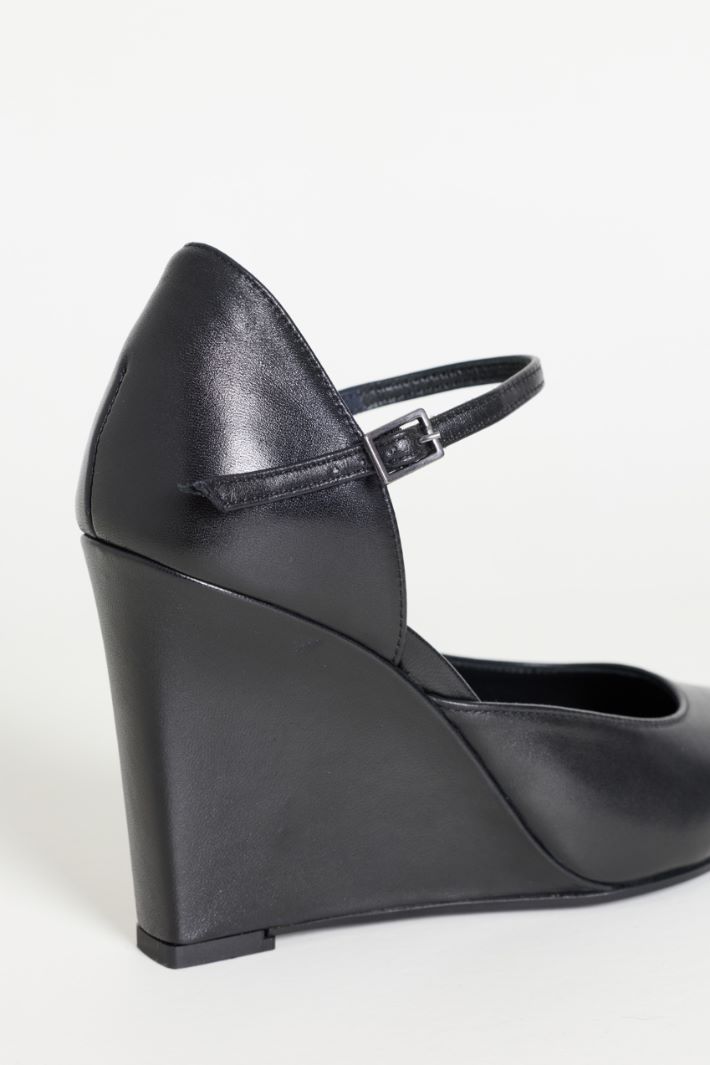Pumps con zeppa - NERO - Intrend - 4
