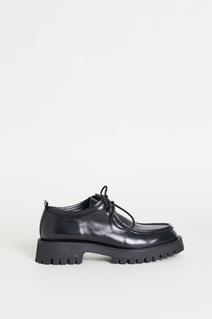 Stringate in pelle - NERO - Intrend