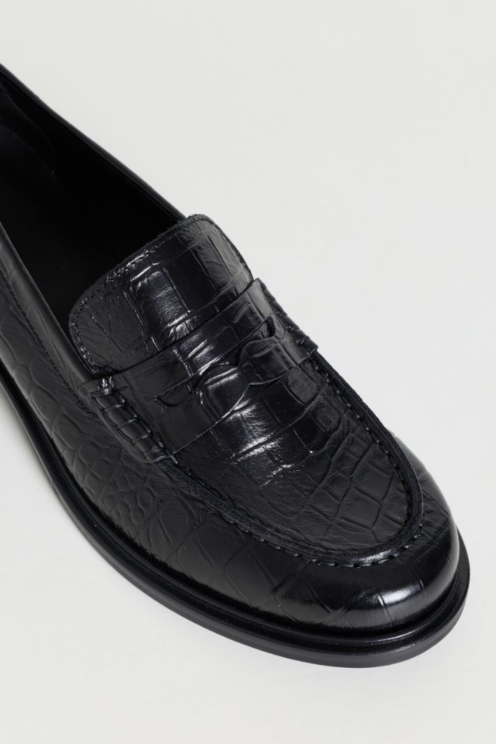 Croc-embossed leather loafers - BLACK - Intrend - 4