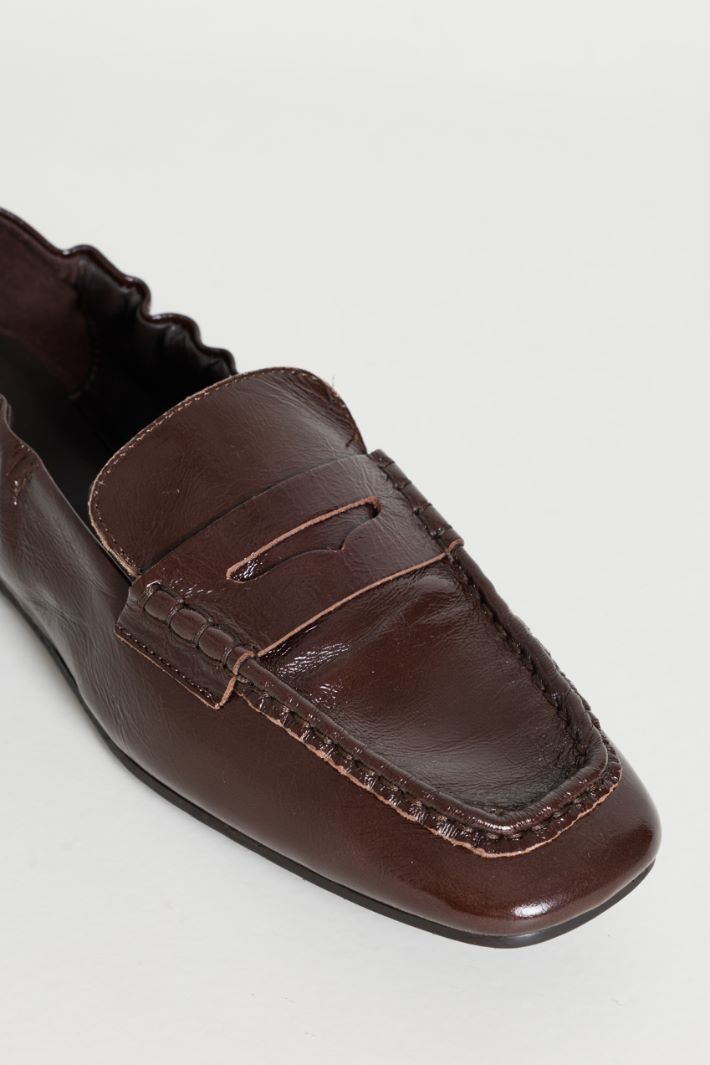 Pleated Leather Loafers - BROWN - Intrend - 4