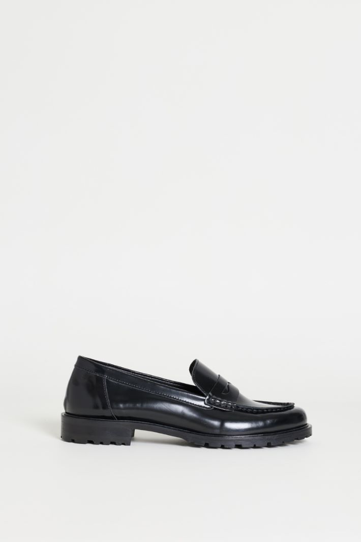 Mocassino in pelle liscia - NERO - Intrend