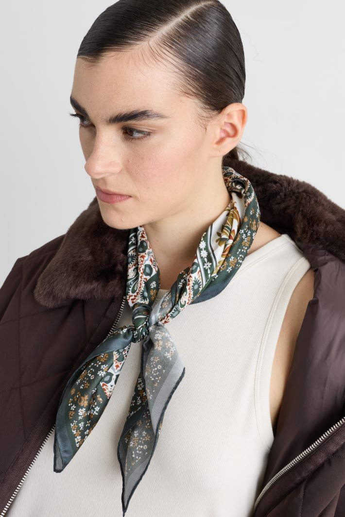 Silk scarf - GREEN - Intrend