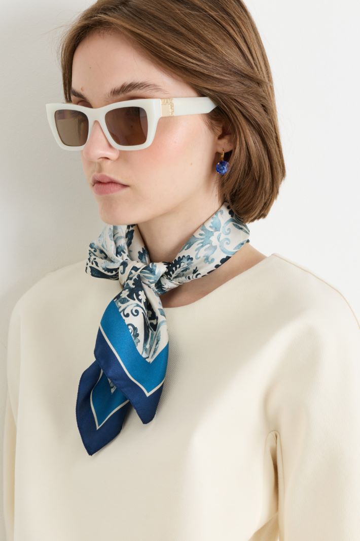Printed silk scarf - BLUE - Intrend - 2