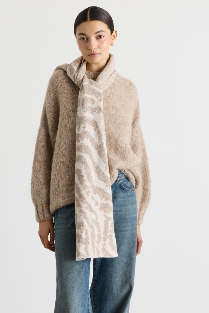 Long printed stole - BEIGE WHITE - Intrend